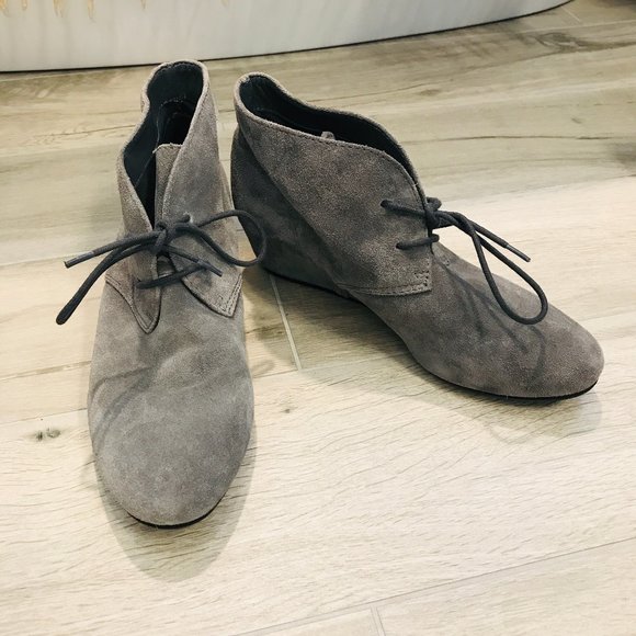 nine west joanis wedge bootie